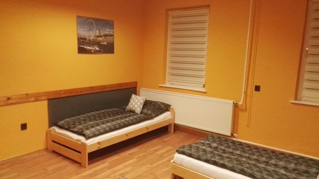 COLLINGO Belvárosi Szállás Kazincbarcika Exterior foto