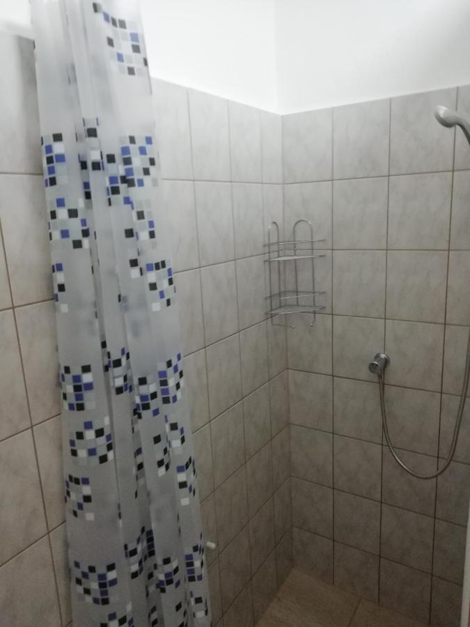 COLLINGO Belvárosi Szállás Kazincbarcika Exterior foto